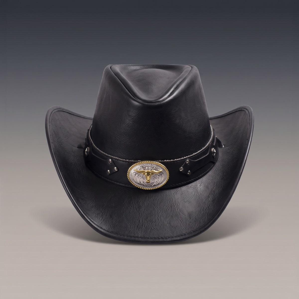 Chapeau de cowboy Mustang noir, concho longhorn doré, vu de face